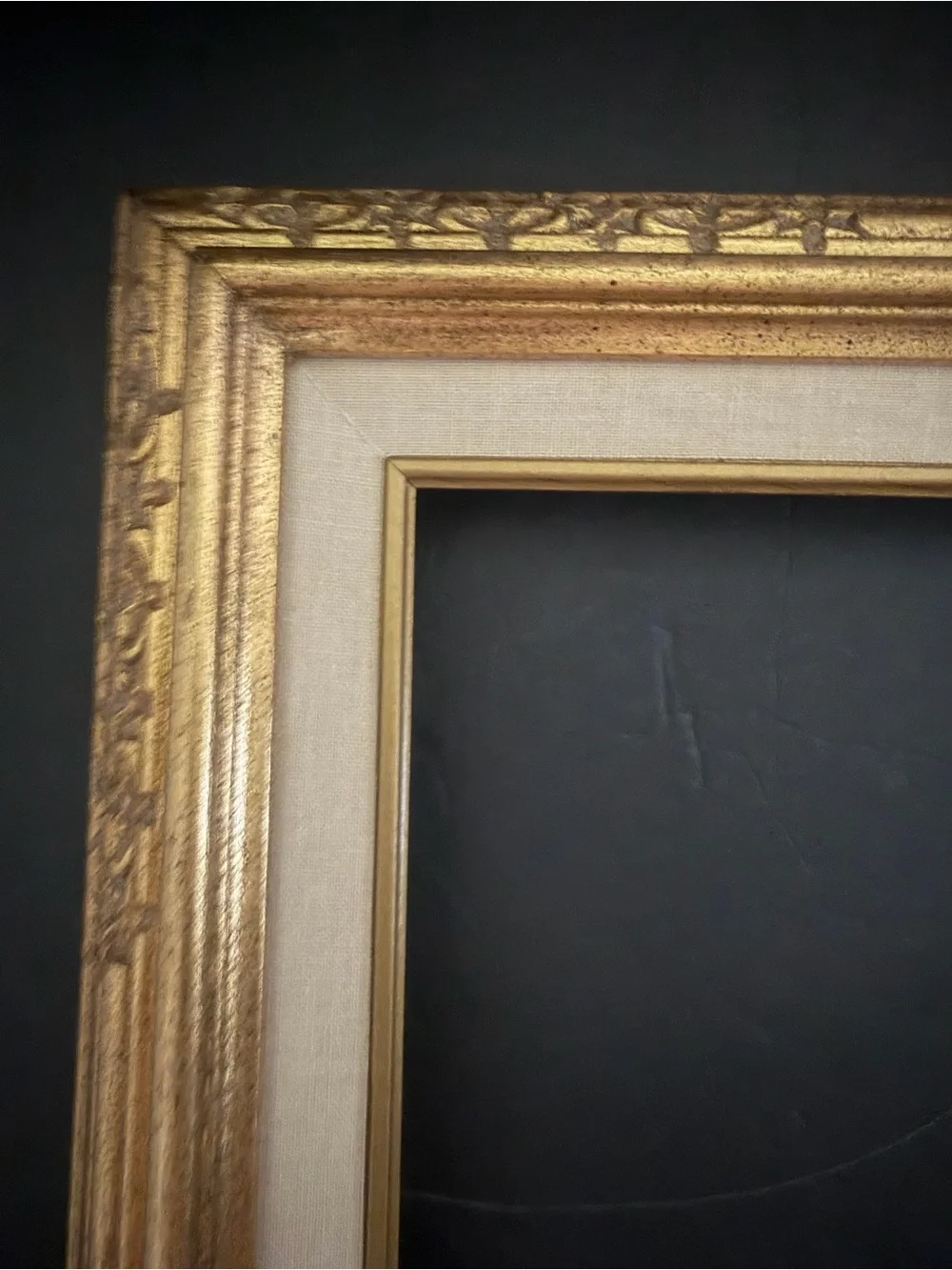 Ornate Gold Picture Frame with Cream Inner Liner 19x23” Hold 14x18”